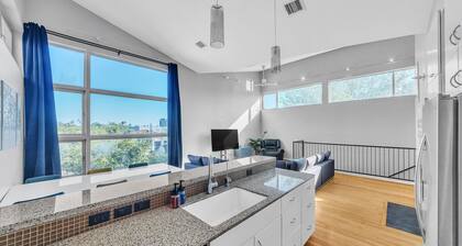 Modern Comfort In The Heart Of Museum District 3 Bedroom Townhouse