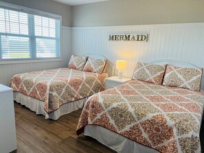 10 bedrooms, free WiFi - Fins / 1295 Ocean Blvd West 10 Bedroom Home (Supply)