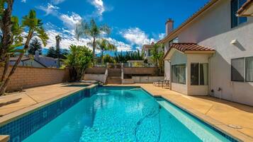 Outdoor pool, sun loungers