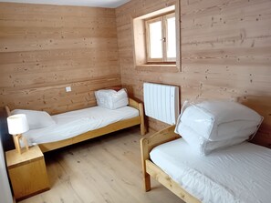 3 chambres, fer et planche à repasser, Wi-Fi