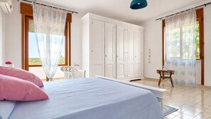 3 Schlafzimmer, Bügeleisen/Bügelbrett