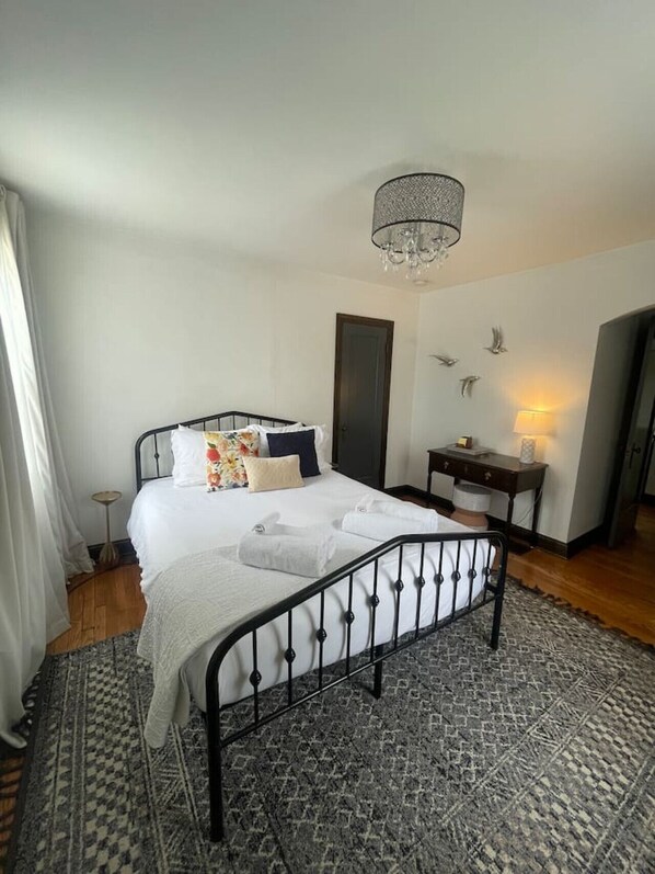 Desk, iron/ironing board, free WiFi, bed sheets