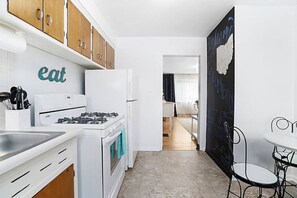 Fridge, microwave, oven, stovetop