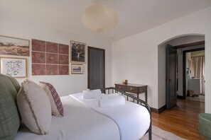 1 chambre, bureau, fer et planche à repasser, accès au Wi-Fi (inclus)