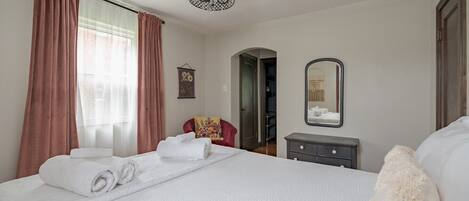 1 chambre, bureau, fer et planche Ă repasser, accĂšs au Wi-Fi (inclus)