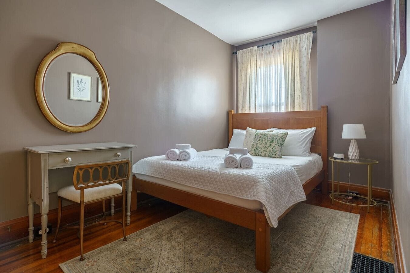 2 bedrooms, desk, iron/ironing board, WiFi (free)