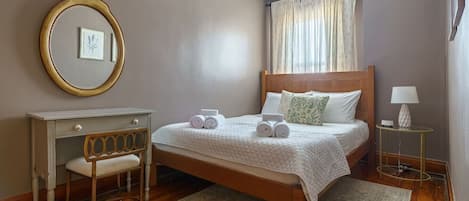 2 bedrooms, desk, iron/ironing board, WiFi (free)