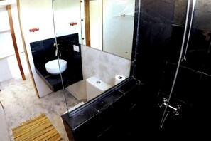 Hair dryer, towels, soap, toilet paper - Mapou Studio Apartment with Pool 15min from Grand Bay (Mauritius)
