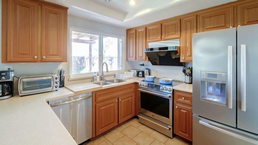 @ Marbella Lane - 4BR Home Away From Home Ldry