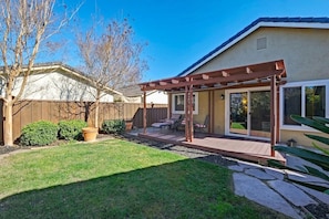 Garden - @ Marbella Lane - 4BR Home Away From Home Ldry (Fremont)