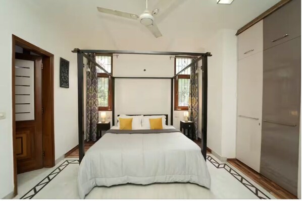 3 bedrooms, iron/ironing board, free WiFi, bed sheets