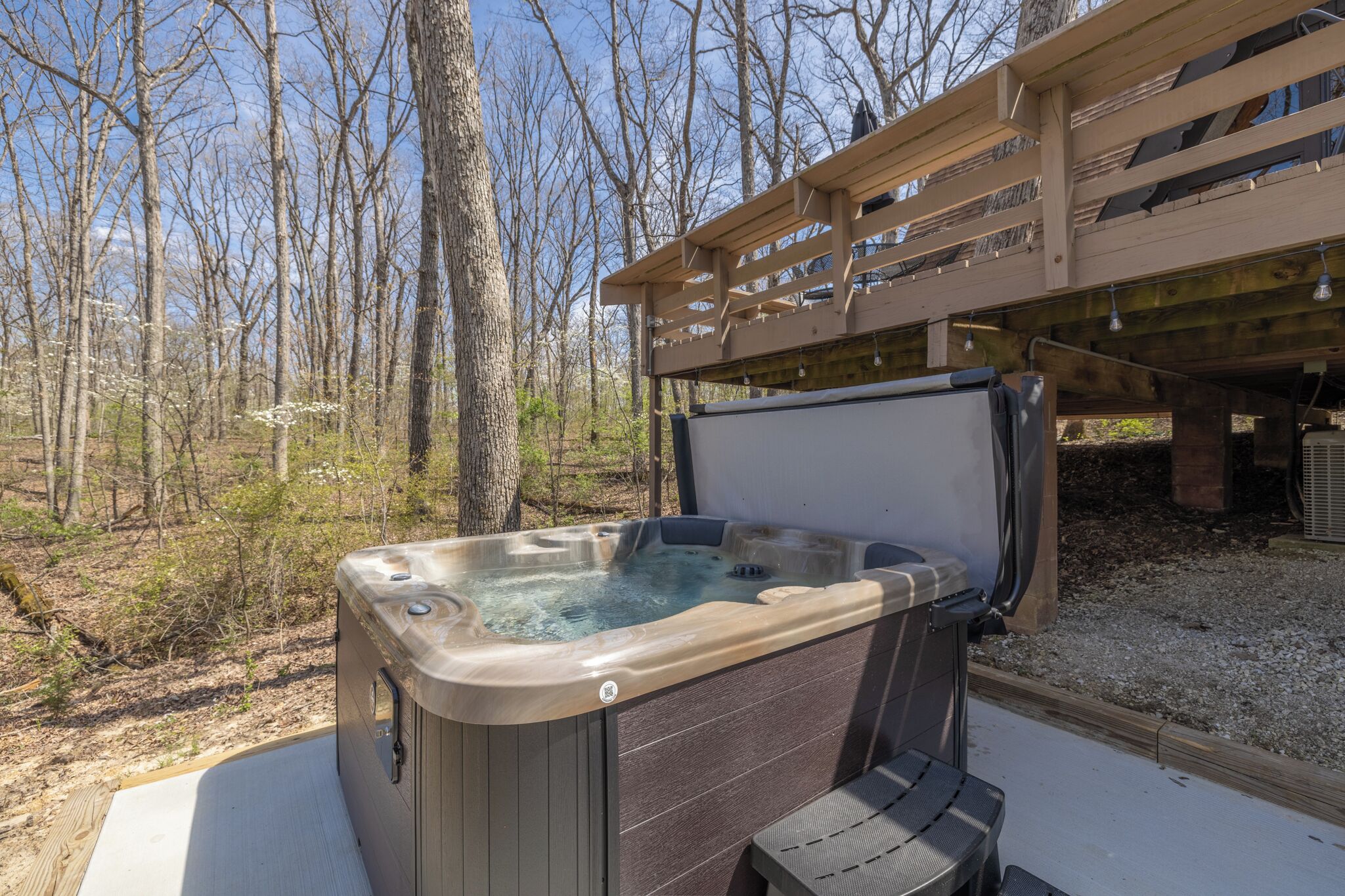 Outdoor spa tub