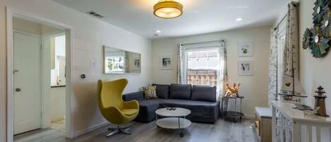 Comfort House (2 Bedrooms) | Living area