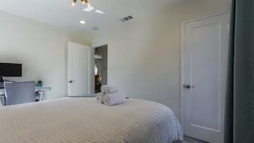 Comfort House (2 Bedrooms) | 2 bedrooms, desk, laptop workspace, iron/ironing board