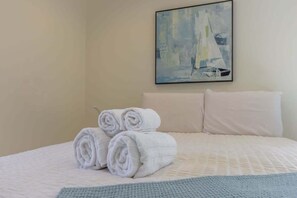 Comfort House (2 Bedrooms) | 2 bedrooms, desk, laptop workspace, iron/ironing board - @ Marbella Lane - Convenient Home 9-min to Levi's (Sunnyvale)