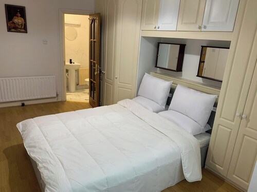 4 Bed Room House With 2 Ensuite 1 Shared Bath Queen Bed 3 Bunk Bed