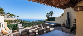 Elégance, sérénité et vue d'exception sur la rade