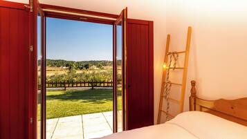 5 habitaciones, cuna de viaje, wifi gratis y ropa de cama