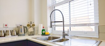 Old Silk - 2-bed Apartment by CovStays