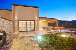 Outdoor dining - VILLA AL-KURUM 2 (Alcamo)