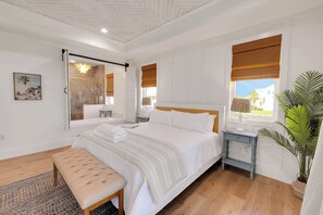 5 bedrooms, iron/ironing board, internet, bed sheets