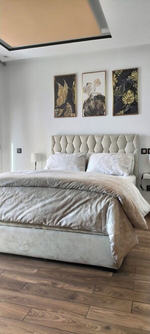 1 bedroom, desk, iron/ironing board, free WiFi - Studio cosy avec terrasse vue gare TGV (Kenitra)