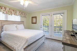 5 bedrooms, iron/ironing board, WiFi