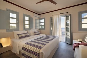 In-room safe, iron/ironing board, free WiFi - Panorama Serenity Suites (Patmos)