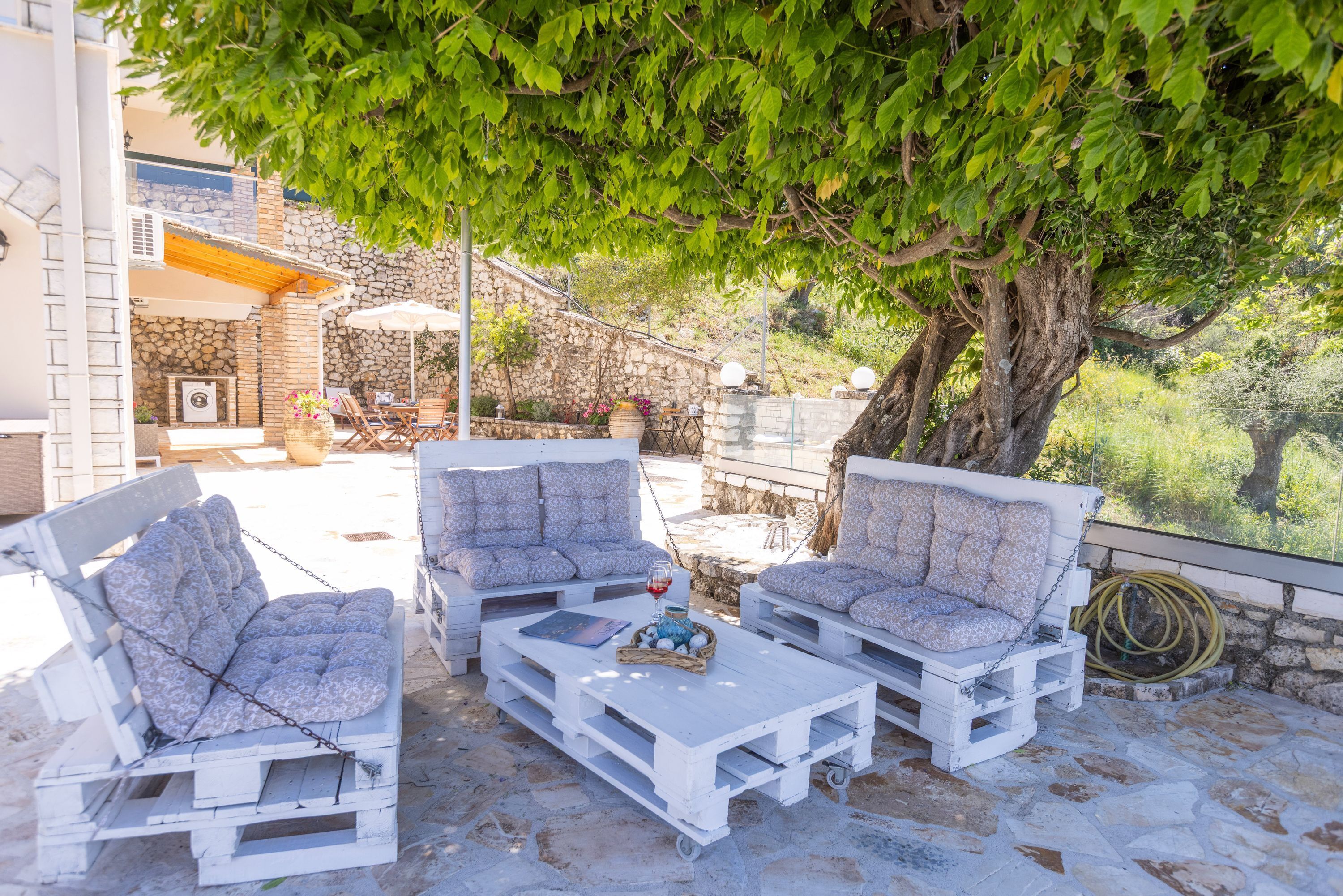 公寓, 吸煙房 | 23 間睡房