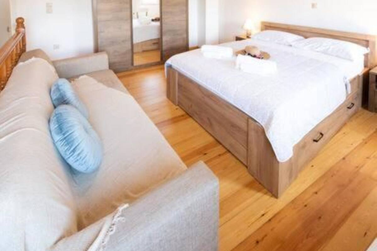 House, Smoking | 23 bedrooms