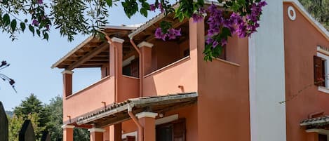 Villa, Smoking | 23 bedrooms