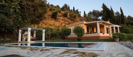 Villa, Smoking