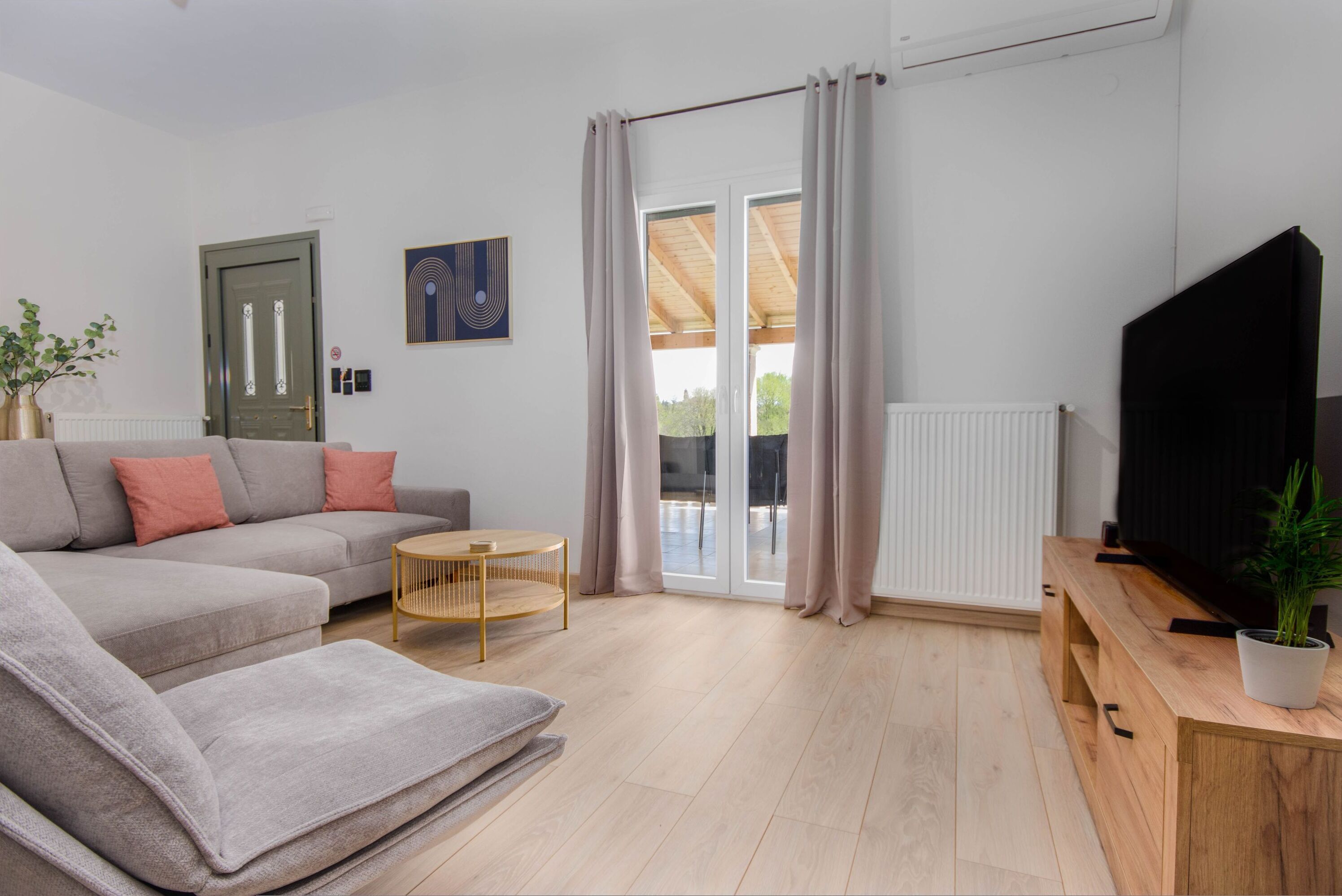 Apartment, Smoking | 23 bedrooms