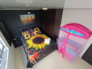 2 bedrooms, iron/ironing board, WiFi, bed sheets