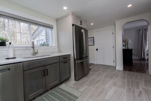 Interior - Beautifully Remodeled Colonial Charmer - 3 Bed, 2 Bath near Tuscan Village! (Salem)