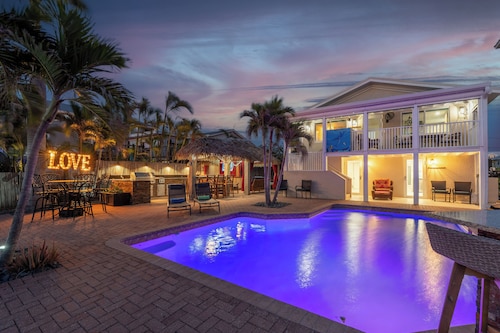 ⭐Canal Front, Private Pool, Water Views-🐾Dog Friendly🐾Island Vibes⭐