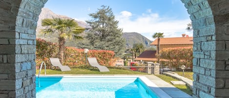 Piscine extérieure (ouverte en saison)