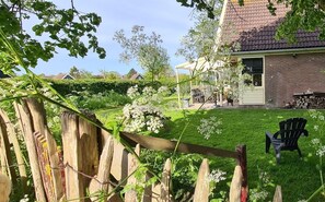 Property grounds - Detached vacation home with lots of Privacy (Oudesluis)