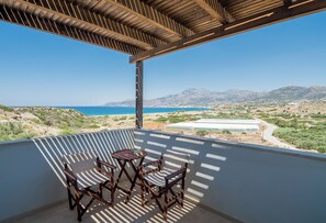 Villa, 3 soverom, sjøutsikt | Balkong