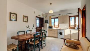 Villa, 5 Bedrooms, Sea View | Private kitchen | Full-size fridge, microwave, oven, stovetop