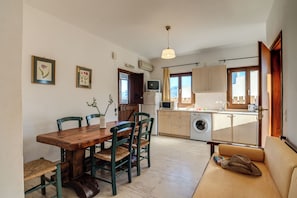Villa, 5 Bedrooms, Sea View | Private kitchen | Full-size fridge, microwave, oven, stovetop - Crete Essence Villas – Lagkada (Sitia)
