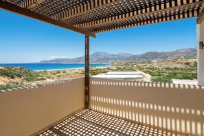 Villa, 4 soverom, sjøutsikt | Balkong