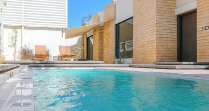 Portal Chalets With Private Pool-AlRawda