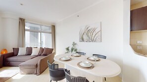 Dining - Premium 2 Bed| High Floor, Panoramic Skyline Views I Torch Tower (Dubai Marina)