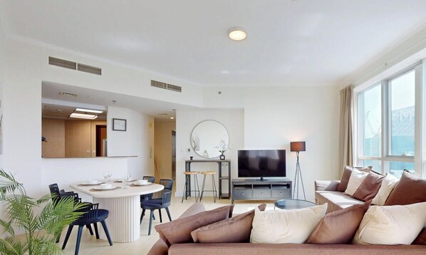 Smart TV - Premium 2 Bed| High Floor, Panoramic Skyline Views I Torch Tower (Dubai Marina)