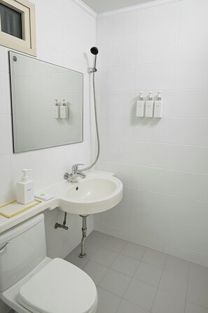 Free toiletries, hair dryer, slippers, towels - Sol Stay (Seoul)