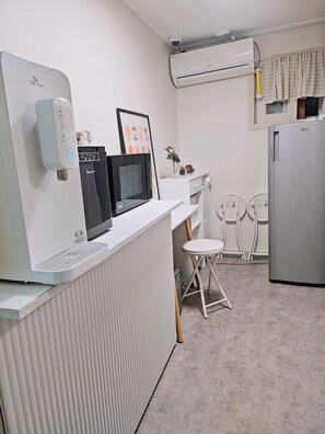 Fridge, microwave, ice maker