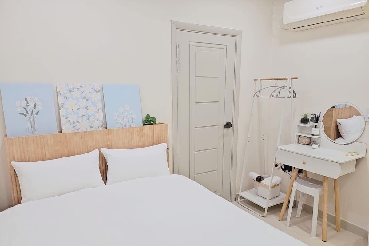 Double Room | Premium bedding, free WiFi, bed sheets