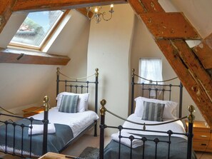 3 bedrooms, free WiFi, bed sheets