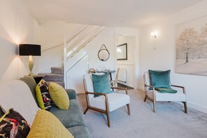 Smart TV - Corner House - Bright 2 Bed in Cheltenham (Cheltenham)